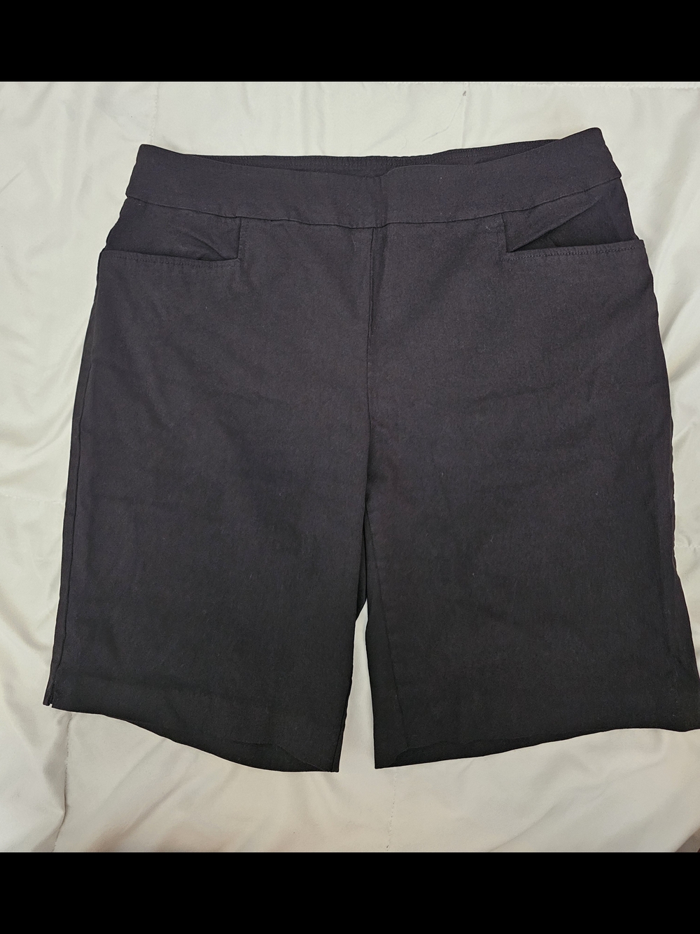 Terra & Sky Black Women's Bermuda Shorts